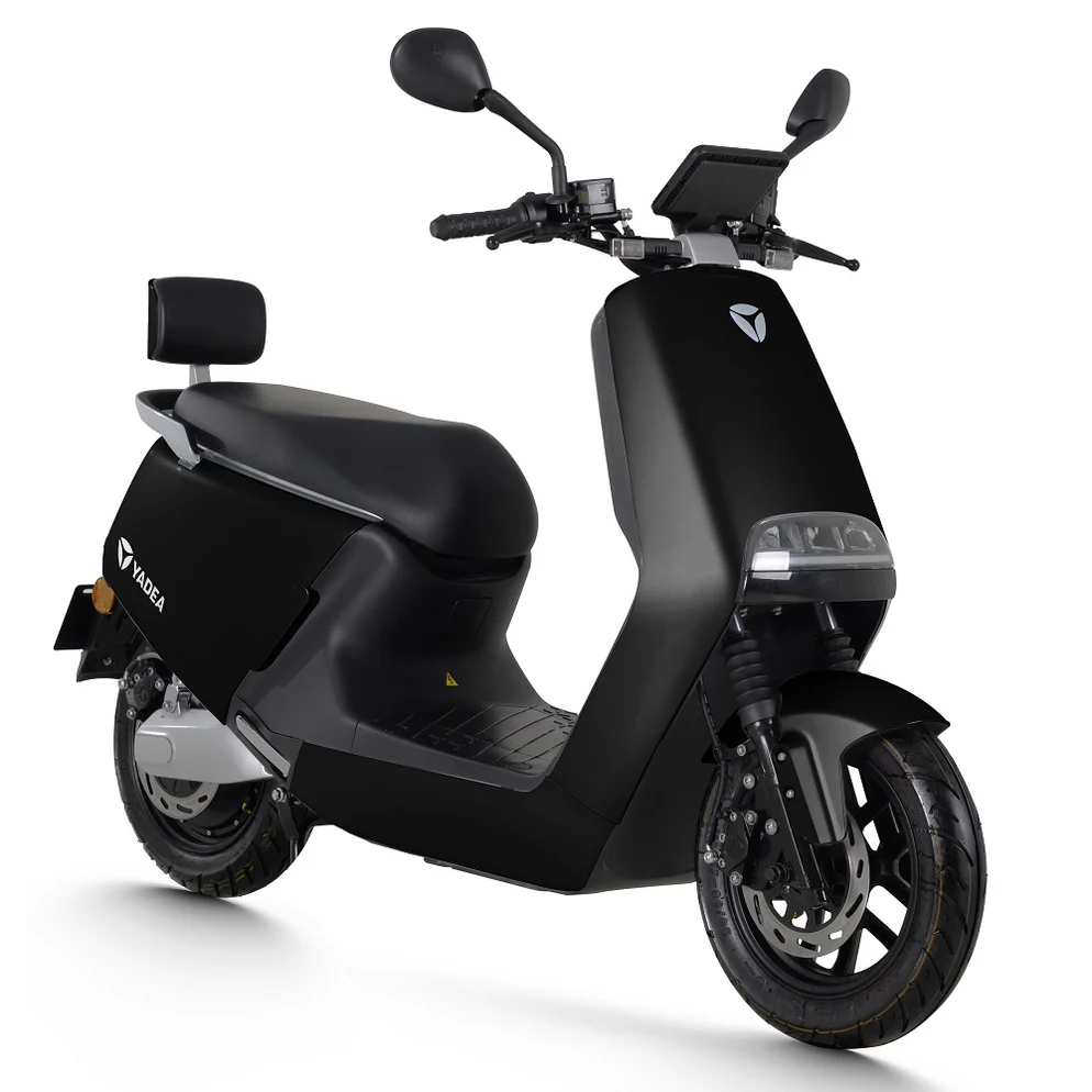yadea-g5-graphene-electric-moped_matt_black6_a7bf75f3-50d3-4da6-8745-74016c150500_994x994